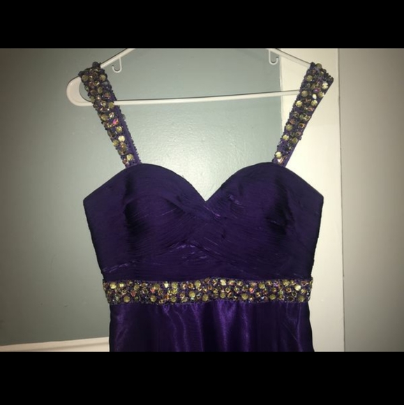 Dress - Picture 2 of 4